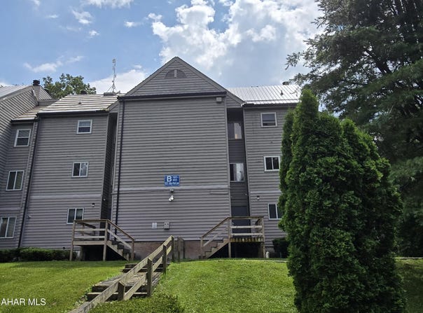 185 E Valley Point Lane, Claysburg, PA 16625