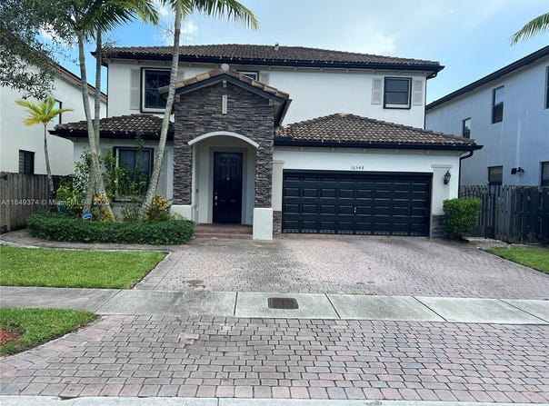 16548 SW 43rd Ln, Miami, FL 33185