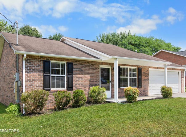 1813 Tillery Square Lane, Knoxville, TN 37912