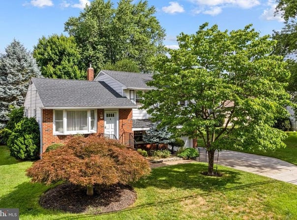 604 DAVIS ROAD, BARRINGTON, NJ 08007