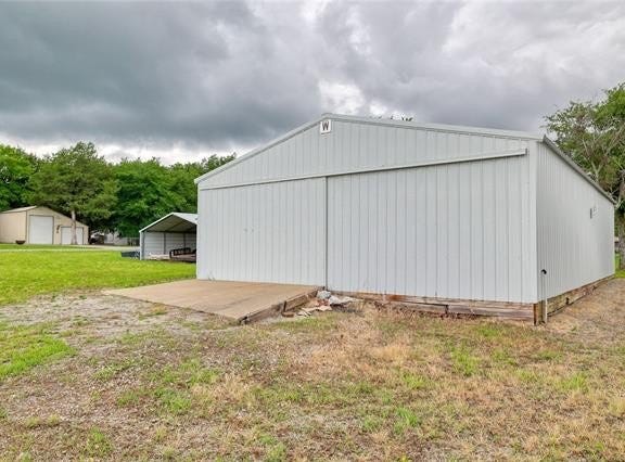 Apache Street, Canadian, OK 74425