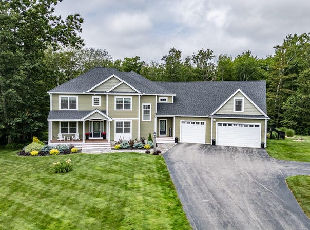 8 Red Barn Circle, Scarborough, ME 04074