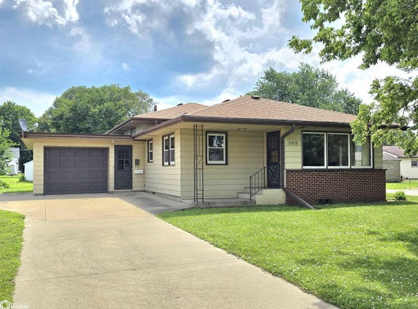 509 S Pierce Avenue, Mason City, IA 50401