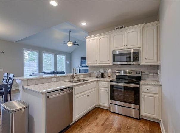 14145 Amanda Lane, Basehor, KS 66007