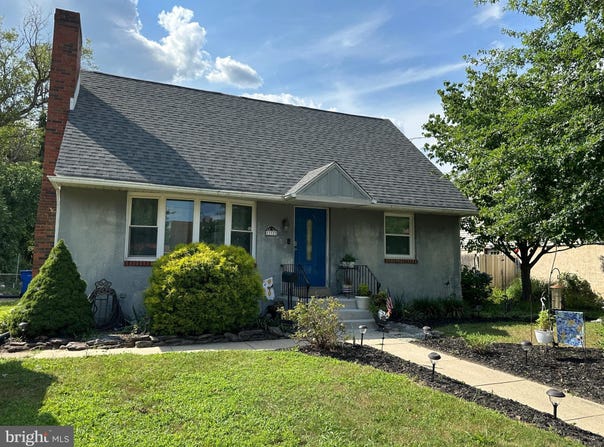 332 E STAFFORD AVENUE, LAUREL SPRINGS, NJ 08021