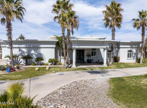 2581 N Alabang Hills Drive, Nogales, AZ 85621