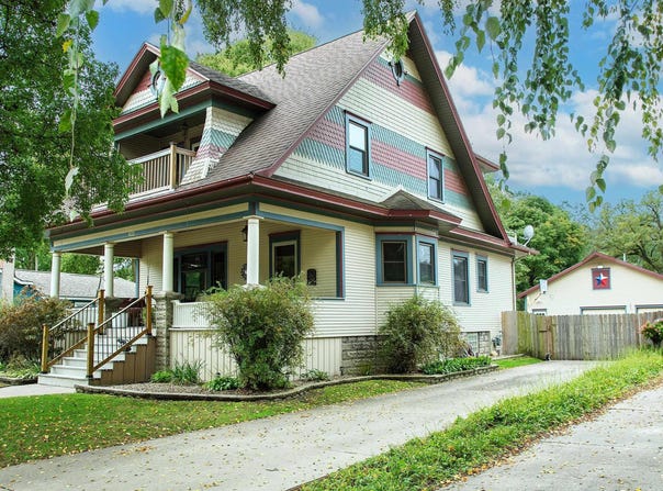 422 SE 2nd Street, Waverly, IA 50677