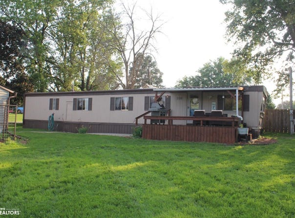 208 1st Avenue SE, Rockford, IA 50468