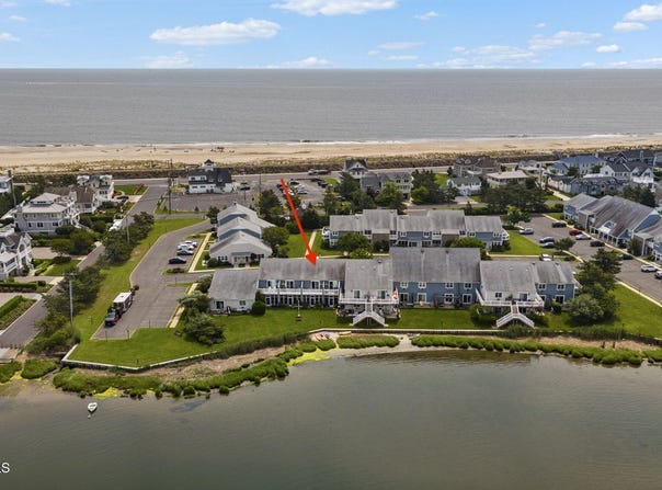 100 Seaview Avenue, Monmouth Beach, NJ 07750