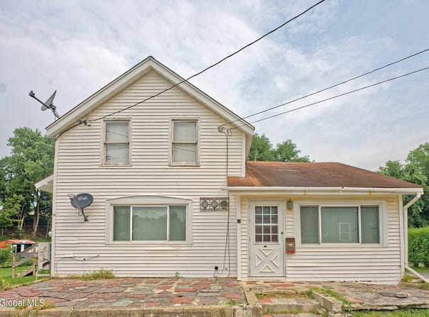 31 Carey Avenue, Hoosick, NY 12090