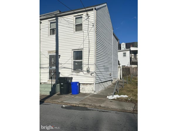 1325 WILLIAM STREET, HARRISBURG, PA 17102
