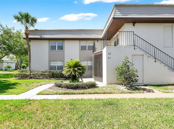 11 WINDTREE LANE, WINTER GARDEN, FL 34787