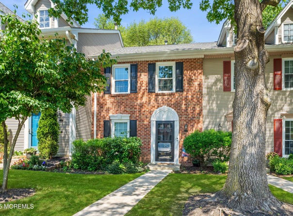 7 Steeple Chase Court, Tinton Falls, NJ 07724