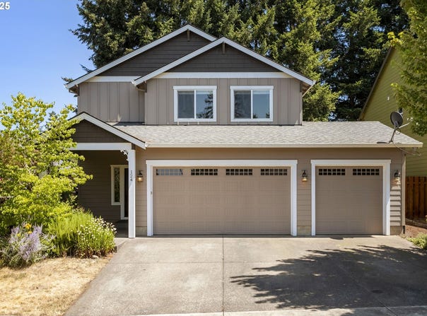 124 NE MEGAN DR, Estacada, OR 97023
