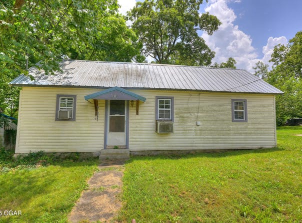 712 Joplin Street, Sarcoxie, MO 64862