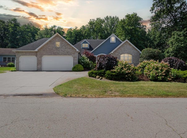 24029 South Shore Drive, Edwardsburg, MI 49112