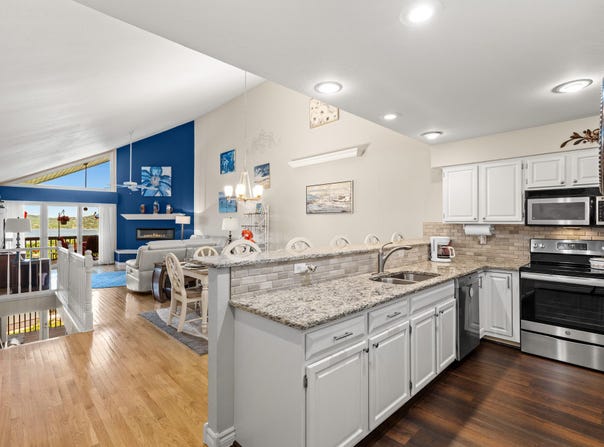 219 Point Seven Road, Kimberling City, MO 65686