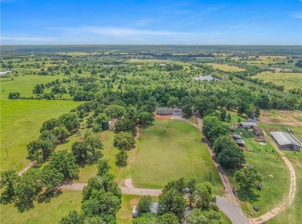 1110 County Road 439, Dime Box, TX 77853