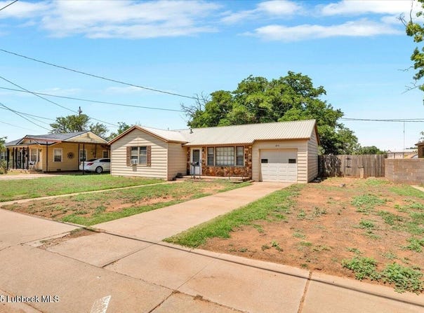409 N C Street, Brownfield, TX 79316