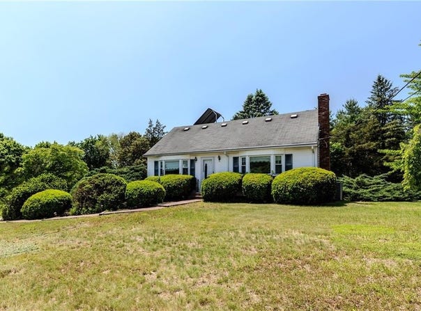 14 Meadow View Drive, Smithfield, RI 02917