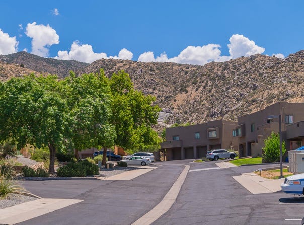 2900 Vista Del Rey NE, Albuquerque, NM 87112