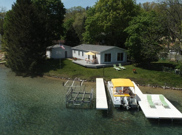 257 S Gull Lake Drive, Richland, MI 49083