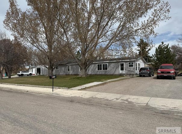 235 S Oregon Trail Road, American Falls, ID 83211