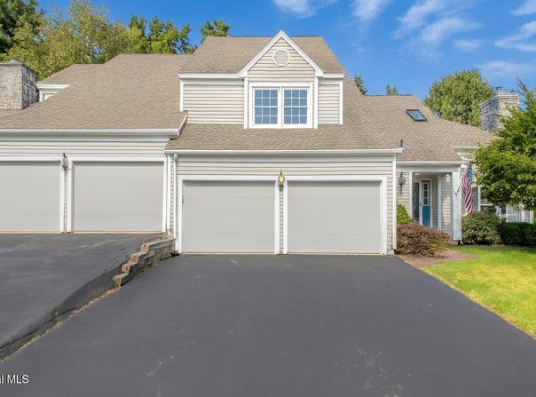1 Ridgefield Drive, Guilderland, NY 12186