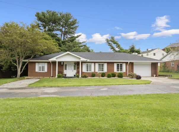 102 Bill Dee Drive, Georgetown, OH 45121