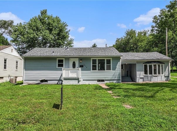 1014 Cheyenne Street, Leavenworth, KS 66048