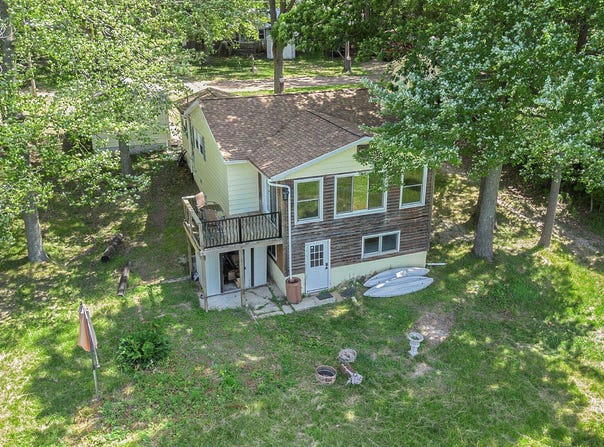 4595 Hunters Trail, Six Lakes, MI 48886