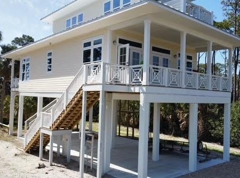 696 E Bay Shore Dr, St. George Island, FL 32328