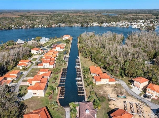4865 S Tromp Loop, Homosassa, FL 34448