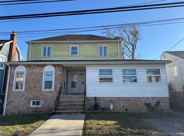 679 S Bayview Avenue, Freeport, NY 11520
