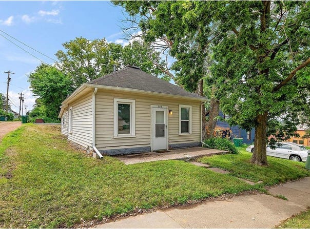208 Swan Street, Le Sueur, MN 56058