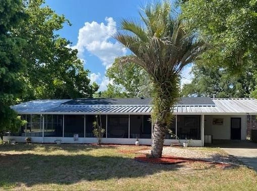 15433 Carrolls Ct, Tavares, FL 32778