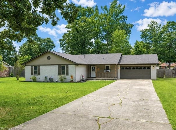 605 Adams ST, Lavaca, AR 72941