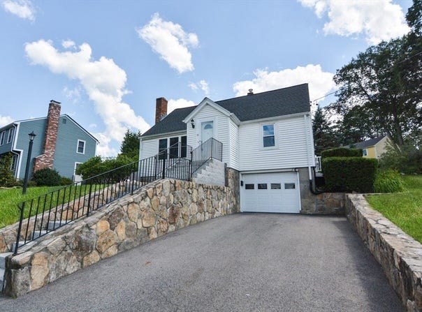 16 Lohnes Rd, Framingham, MA 01701