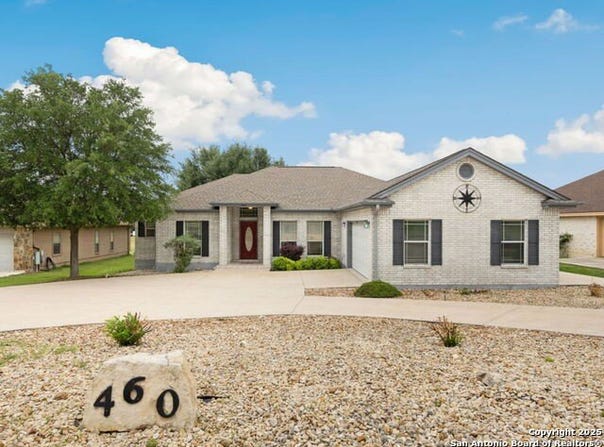 460 Shayla Lane, Canyon Lake, TX 78133