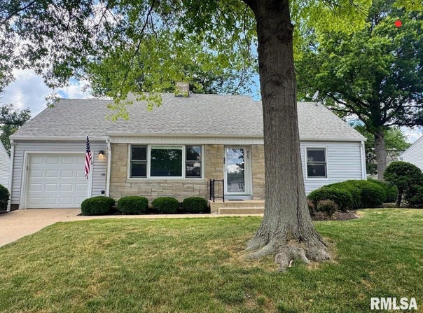4107 N HOLLYRIDGE Circle, Peoria, IL 61614
