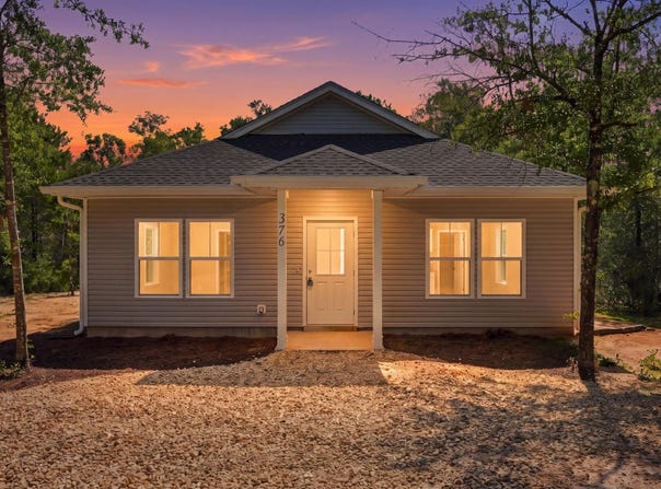 376 W Michaelangelo Road, DeFuniak Springs, FL 32433