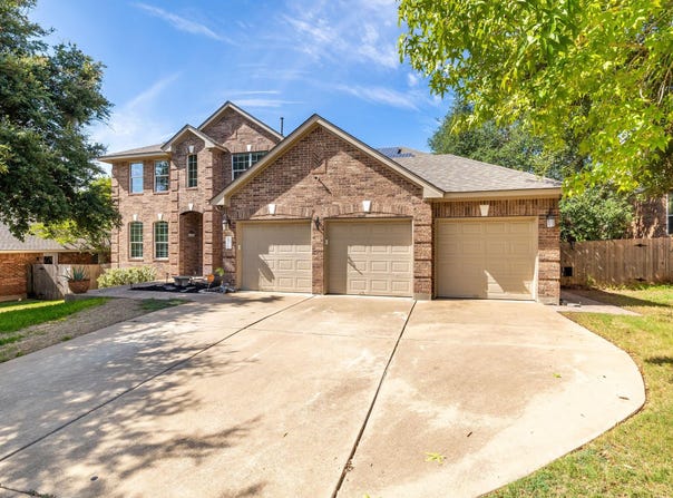 2407 Silver Spur LN, Leander, TX 78641