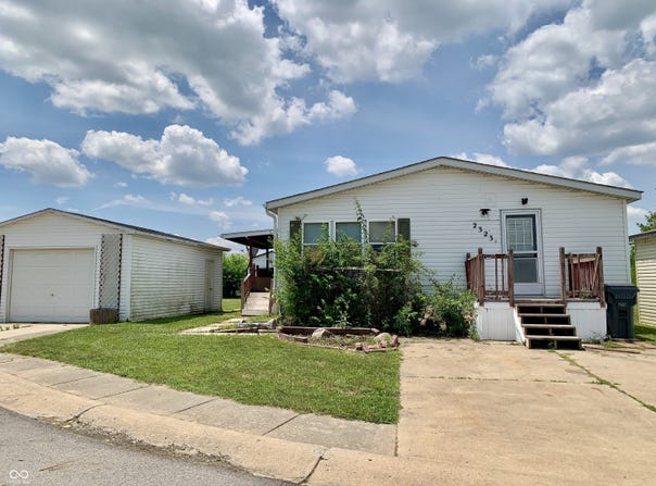 2323 Deerfield Run Court, Anderson, IN 46017