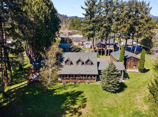 527 W 4TH ST, Coquille, OR 97423