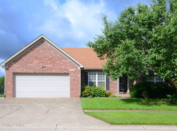 1133 Summit Dr, Shelbyville, KY 40065