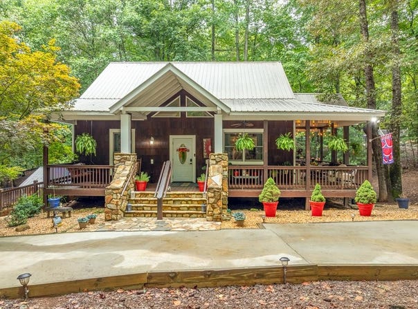 2084 Newport Drive, Ellijay, GA 30540