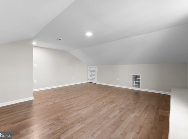 32 WEST STREET, BORDENTOWN, NJ 08505