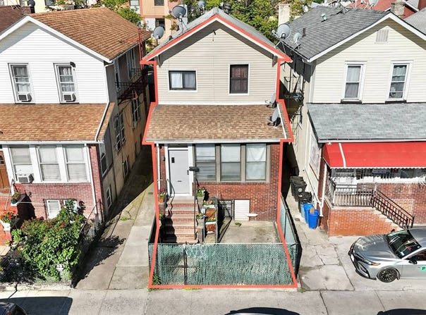 3048 Brighton 4 St, Brooklyn, NY 11235