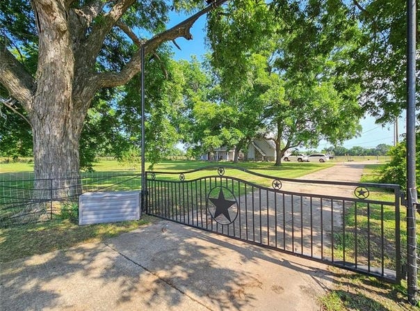4451 County Road 4410, Commerce, TX 75428