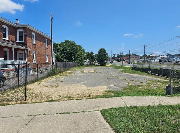 623 S EAST BOULEVARD, VINELAND, NJ 08360